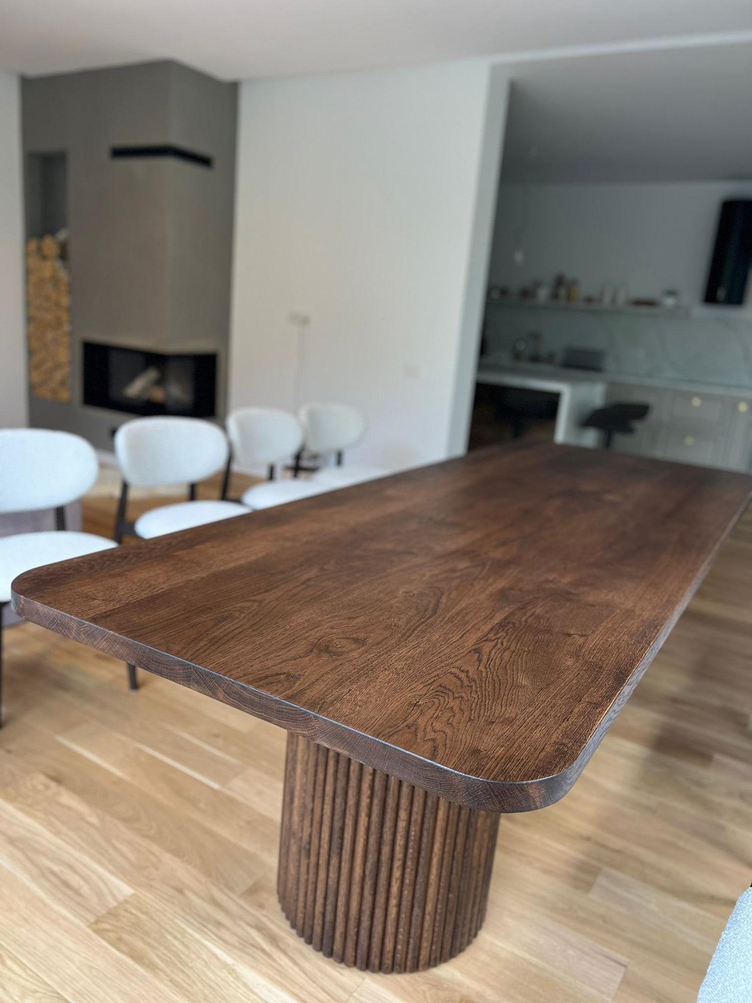 Masă de dining cu picior din riflaje, fotografia 3